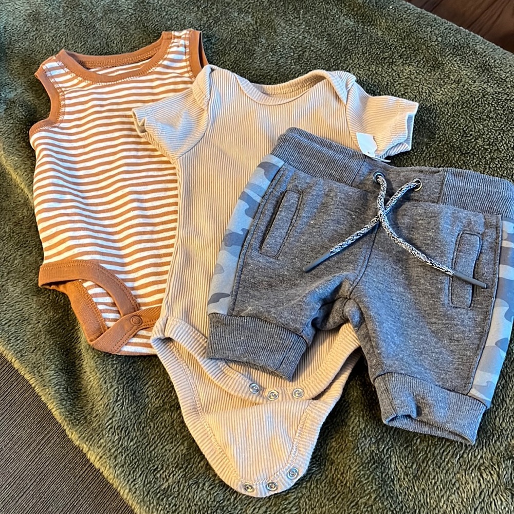 (3m) Neutral Bundle of 3 items 4/$20